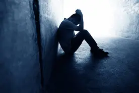 闪电心灵愈站 | 男孩从成绩优异“报恩娃”到重度抑郁 心理专家：拒绝“饥饿式管教”图片