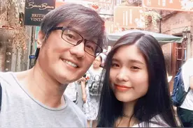 包小柏AI“复活”女儿：数字世界无病无痛图片