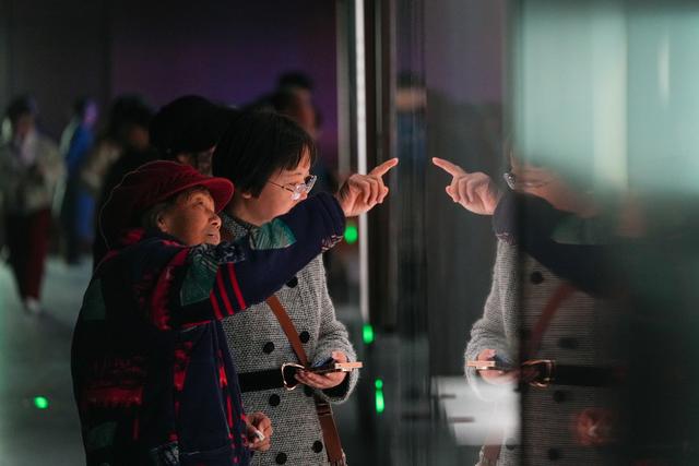 衣锦城遗址博物馆今日开馆，不少人来寻《太平年》剧中“同款”