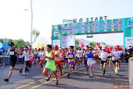 民权申甘林带马拉松万人激情开跑图片