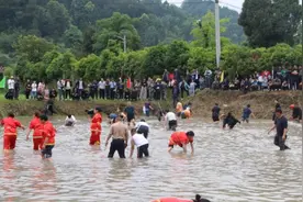 开阳县冯三镇开展“开秧门”农耕文化节活动图片