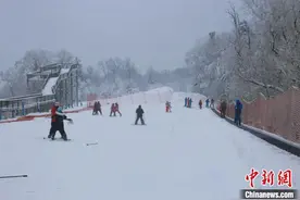 滑雪胜地亚布力：降雪批量“到货”雪季正式“拆箱”图片