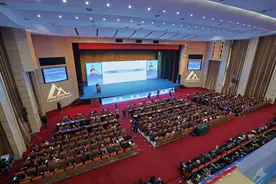 500多位行业代表齐聚德州天衢新区，研讨新能源车辆发展趋势图片