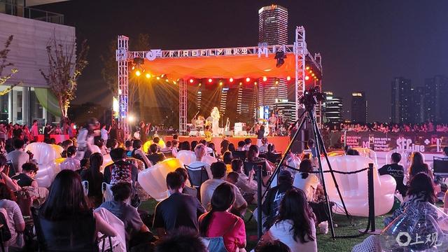开业不到一年，西岸梦中心缘何成为上海“水岸+夏日夜经济”扛把子