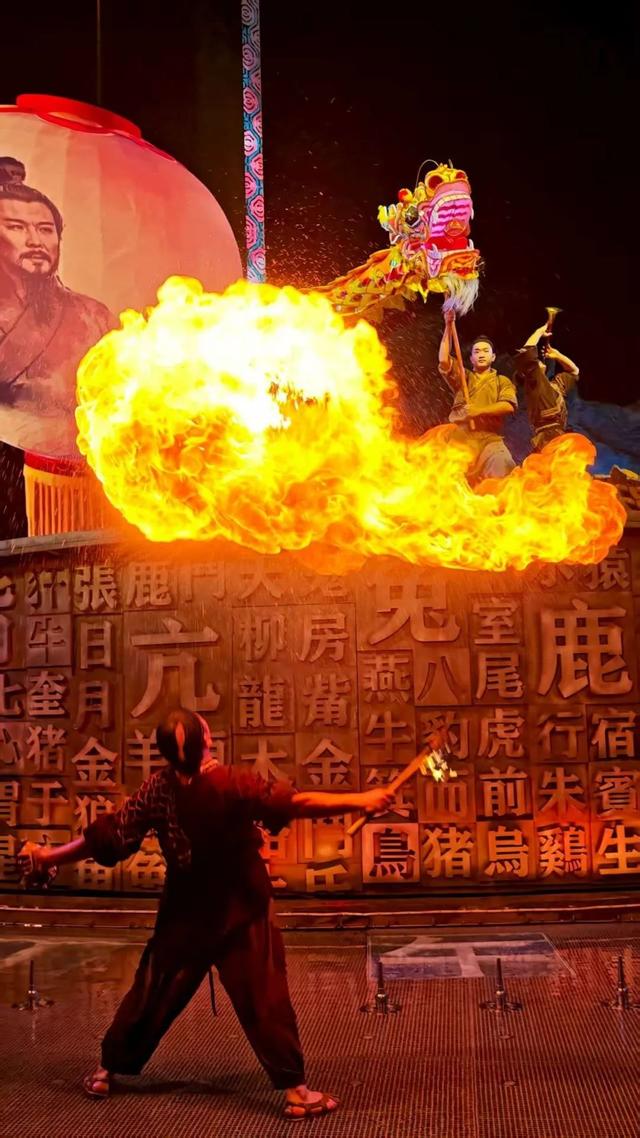 昨晚你去没？广元这里人山人海！