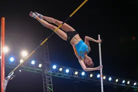 全国田径锦标：女子撑杆跳高决赛赛况图片