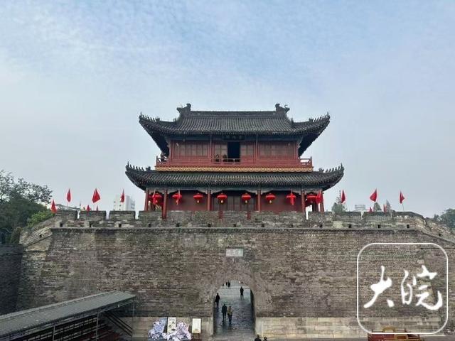 何以中国｜邂逅千年荆风楚韵，古城中开启文化奇幻之旅