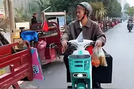 知名男歌手在广西100元买了一条街的水果，本人：可能要吃两个礼拜了图片