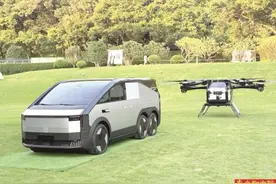 全球首款！“飞机”放后备厢的车图片