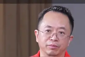 周鸿祎自揭卖车和爬车顶真相图片