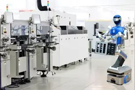 具身智能机器人“进厂打工”，首次想造芯片｜智能涌现“机器人+”图片