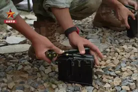 烎！戴上耳机 沉浸式感受重火器实弹射击超燃现场图片