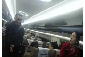高铁上男子突发疾病，深圳医生出手救助后，被家属“找上门”图片