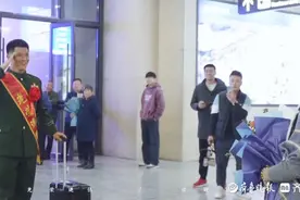 果然视频｜参军16年光荣退役！日照小伙李鹏，欢迎你回家图片