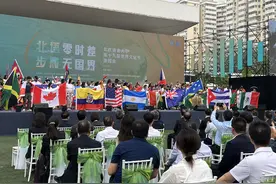 海评面：追剧、听歌、看电影……外国留学生“花式”学中文图片