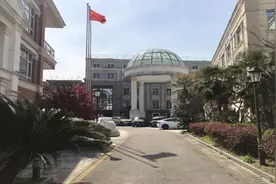 “钢铁老板”也来上海买房，14亿拍下徐汇翡翠苑20栋别墅图片