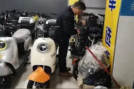 涉爱玛雅迪新日小刀！2·23火灾后南京严打改装电动车电池图片