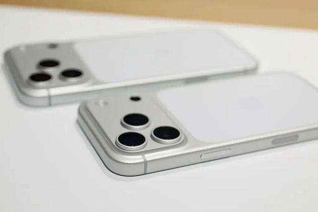 iPhone Air真机惊艳，一小时极限体验苹果秋季全系新品