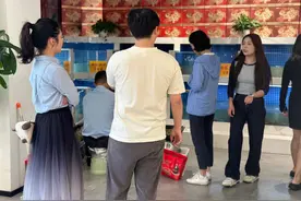 大闸蟹“晚熟”错过了中秋家宴，国庆节提货要排队吗图片