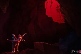 《白毛女》舞剧上演一甲子，新一代舞者挑起大梁演绎红色经典图片