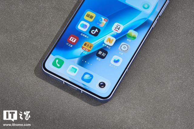 iQOO Neo11“面对疾风”手机图赏：年轻玩家的电竞优选