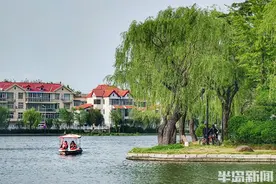 假日尾声，悠游月湖图片