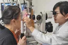 四川省首例！从仅有光感到1.0，米赫型人工角膜手术让她重见光明图片