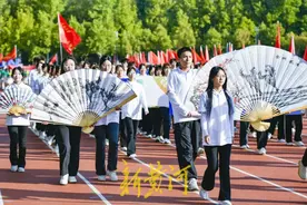 大学生运动会入场，演绎国风国韵 | 镜相图片