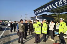 临武：同心共绘“春运圆”图片