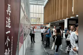 台湾高校参访团走进汕头图片