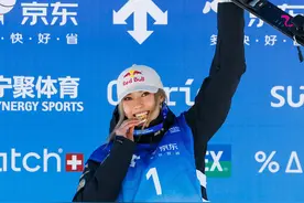 战绩、学业两不误，谷爱凌超两千万美元收入跻身全球女运动员前三图片