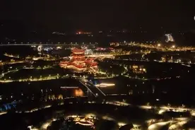 “点亮”世园越夜越“美丽” “夜游经济”满满“青春味儿”与“国际范儿”图片
