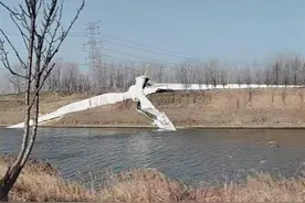 评论丨发电风车倒塌，安全隐患不能因企业破产而遗留图片