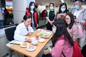 医院里“玩打卡”，解锁快乐孕期！红房子医院母亲节呵护孕妈特别活动举办图片