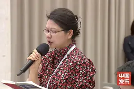 发改委答澎湃：针对长期摇号家庭和无车家庭等重点群体，定向增发购车指标图片