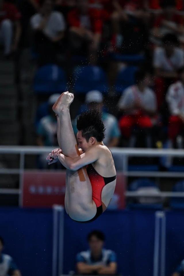 祝贺！广东队再次夺金！