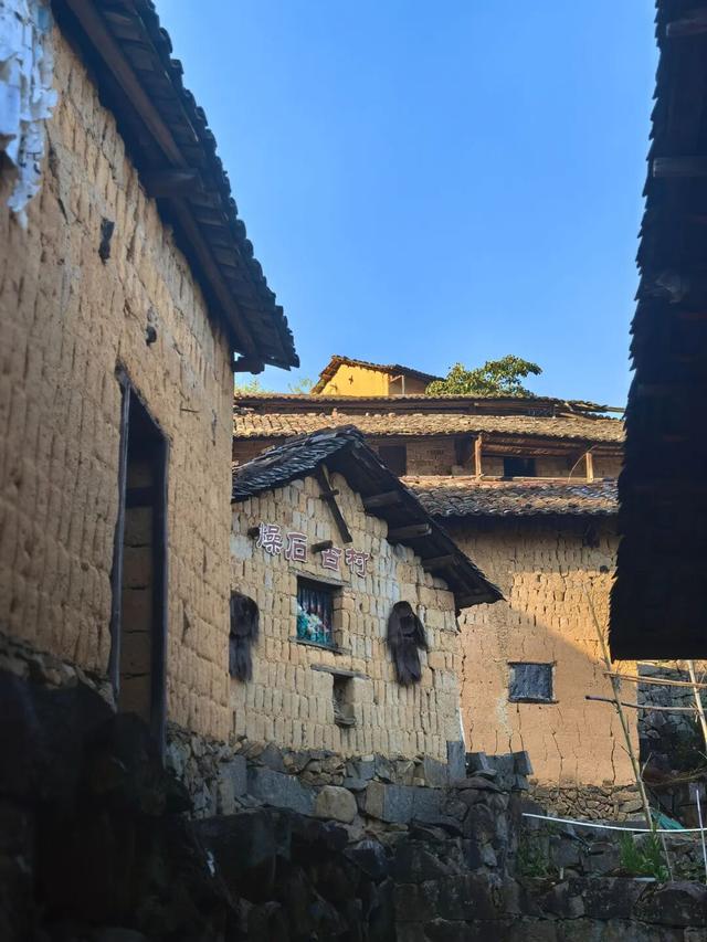 深山里的宝藏古村，藏着“与世隔绝”的慢生活