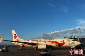 广西南宁机场恢复与东盟十国城市定期航线通航图片