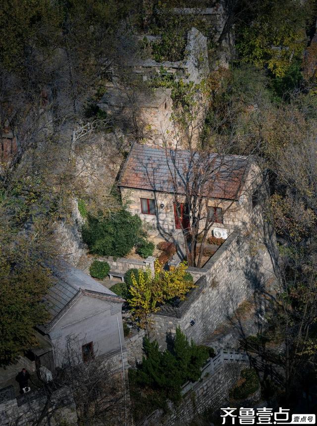 壹点号·秀山东丨淄博牛记庵：秋色浸染古村落，金黄火红映石巷