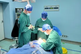 三岁幼女洗澡时溺水引发癫痫，迷走神经刺激术助其康复图片