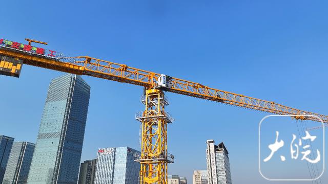 安徽省内率先！中国科大科技商学院项目启用第三代无人塔吊技术建设
