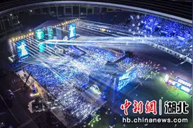 “天赐的声音”巅峰歌会宜都开唱图片