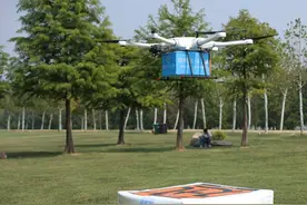 美团闪购、淘宝闪购同日交战报：非餐品类争夺凶猛  即时零售“三国杀”不能只靠补贴了图片