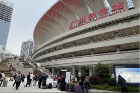 南财现场｜广州白云站首迎春运大考：预计发送旅客100万人次，广州枢纽运力布局优化图片