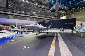 提前探营！歼-35舰载战斗机模型首秀中国航展图片