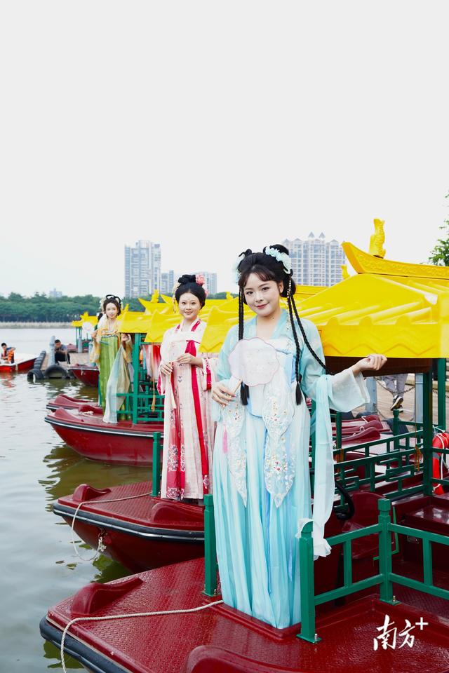 来顺峰山青云湖体验游船，湖光山色超治愈