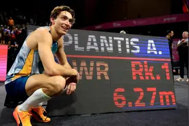 6米27！瑞典名将杜普兰蒂斯第11次刷新男子撑杆跳高世界纪录图片