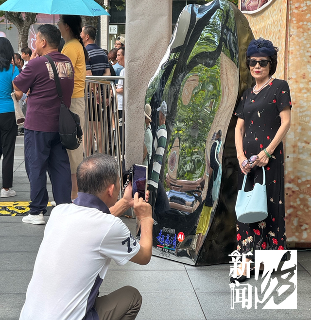 上海著名主持人转行了？身材走形严重…市民打卡火爆！这个小心机绝了↗