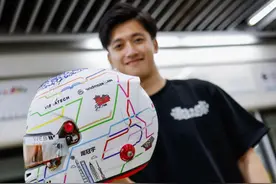 中国F1第一人，周冠宇的头盔亮了图片