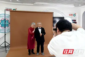 “源心愿”启动公益拍摄 30余对老人共赴时光之约图片